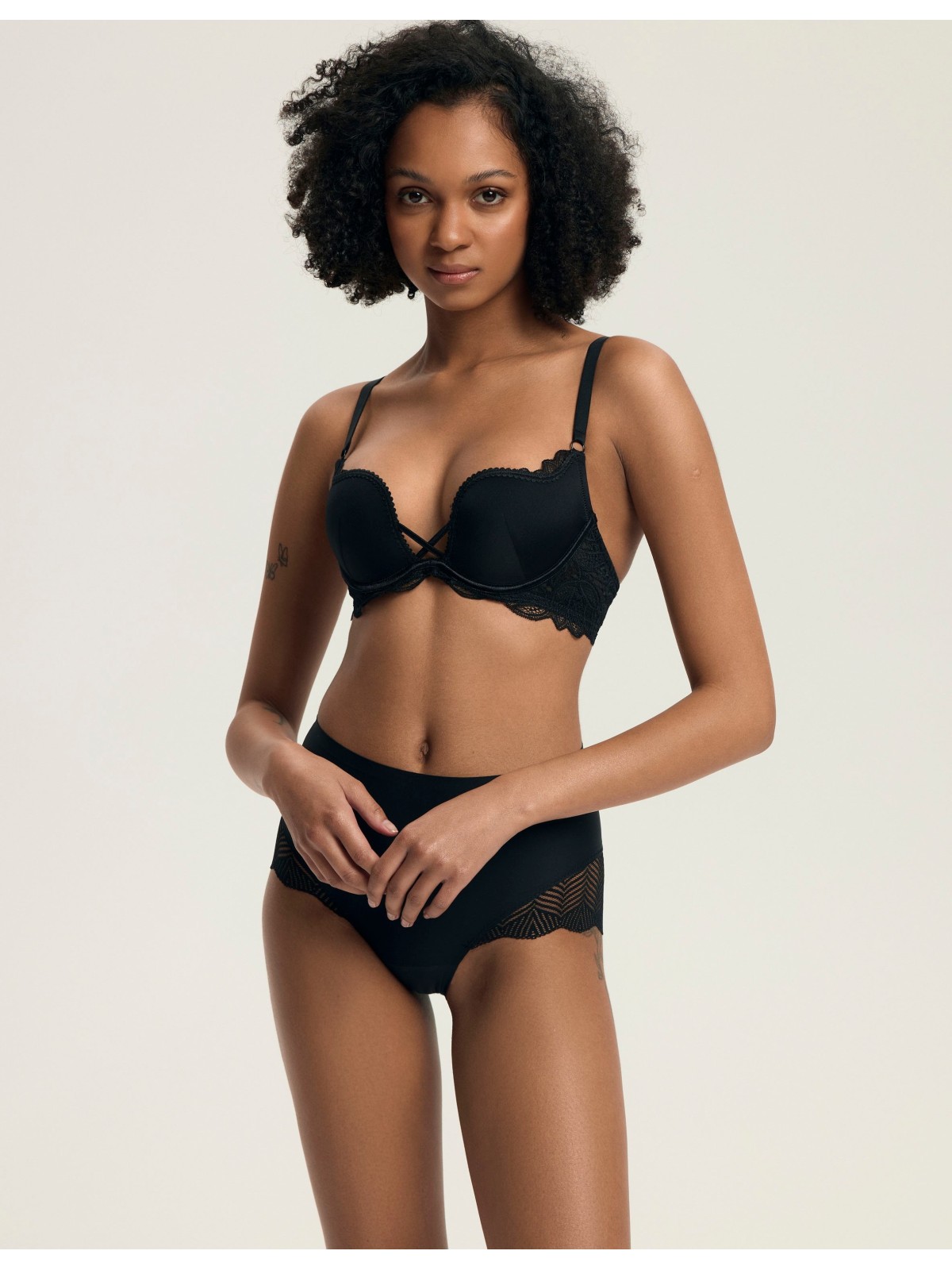 BIUSTONOSZ DELIS 36121 CZARNY